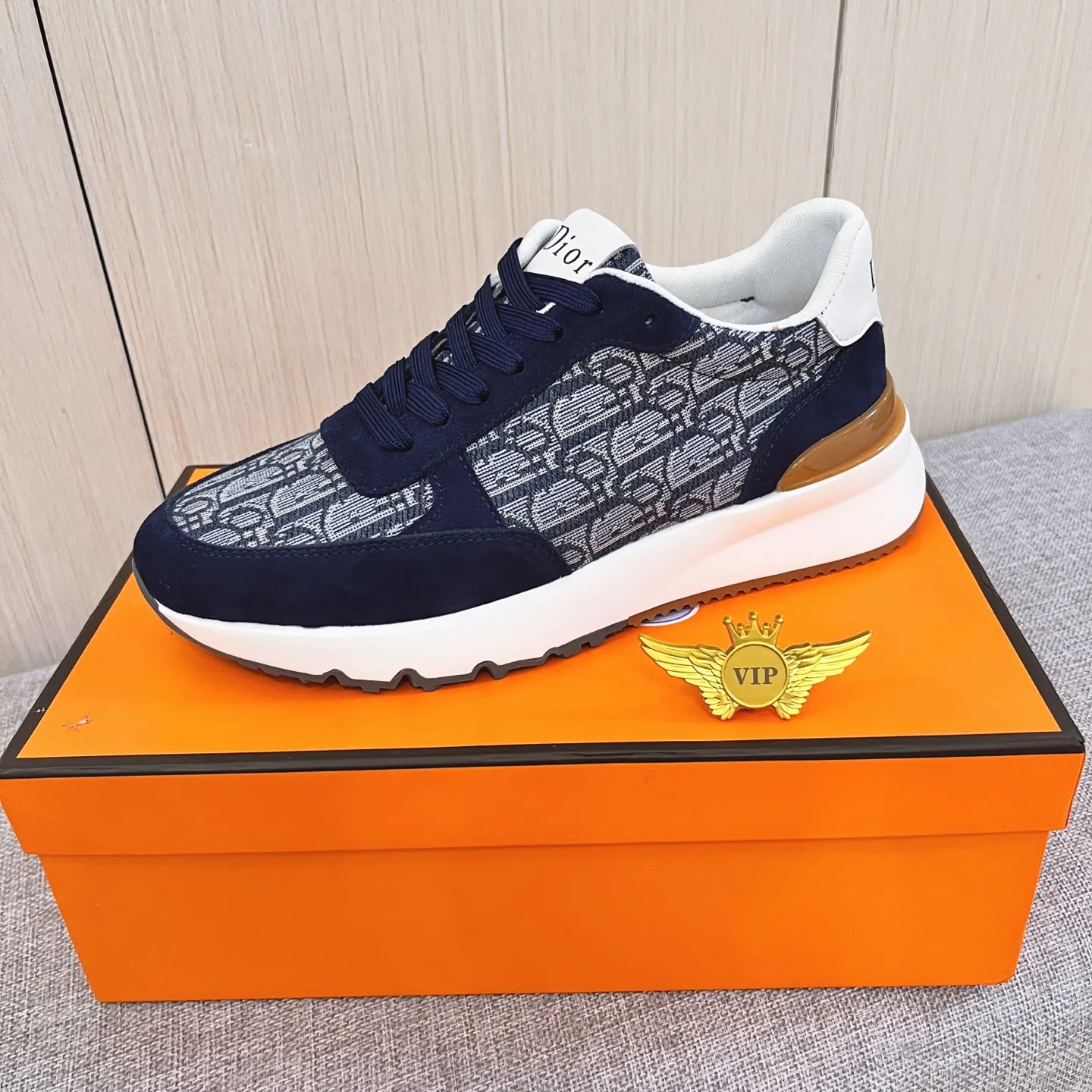 🚘🚘Factory batch 460 men's shoes💰[Dior]🔥Men's high-end brand of shoes official website 1:1 latest masterpiece: the upper is made of Italian imported first-layer cowhide with a comfortable and breathable lining➕original non-slip and wear-resistant outsole🔥, making walking more convenient and comfortable! An exclusive new model, a stunning work, a beautiful 1:1 replica [color] compared to the official quality! Create a fashionable personality to set off your uniqueness! A must-have for trendy men! Classic🔥Size: 38-44 Color: 🔥Multiple colors available🔥.